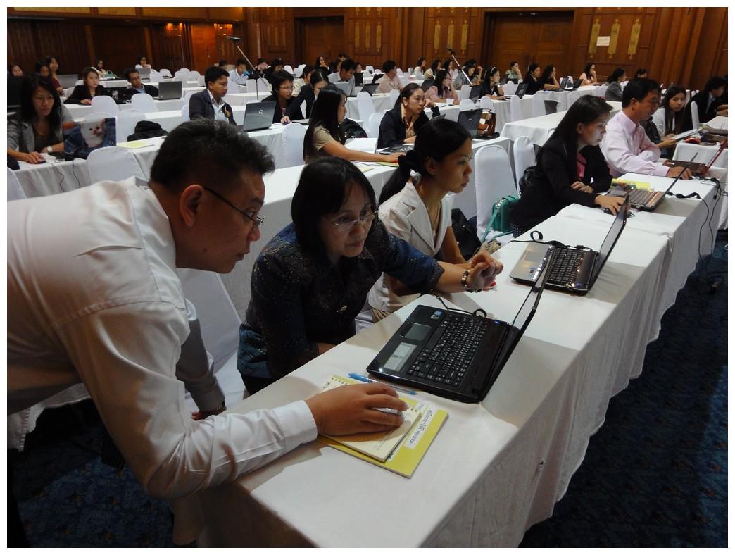 ภาพบรรยากาศการอบรมครูเคมีและฟิสิกส์ใช้งาน Yenka Simulation ครั้งที่ 7