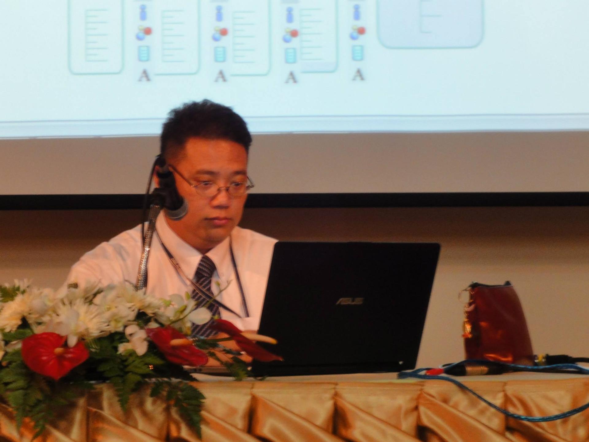 ภาพบรรยากาศการอบรมครูเคมีและฟิสิกส์ใช้งาน Yenka Simulation ครั้งที่ 4