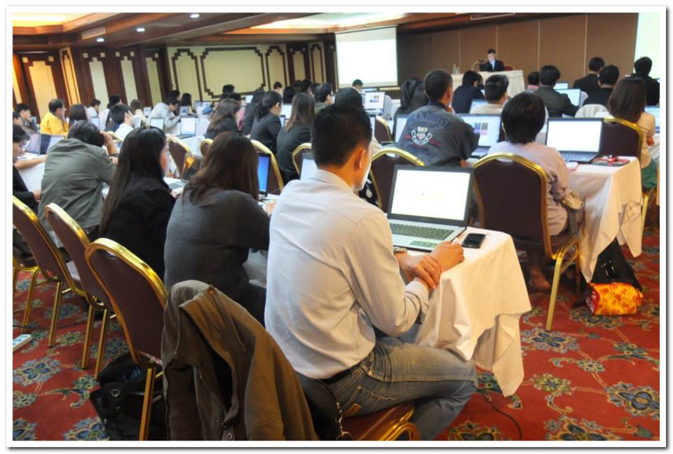 ภาพบรรยากาศการอบรมครูเคมีและฟิสิกส์ใช้งาน Yenka Simulation ครั้งที่ 58