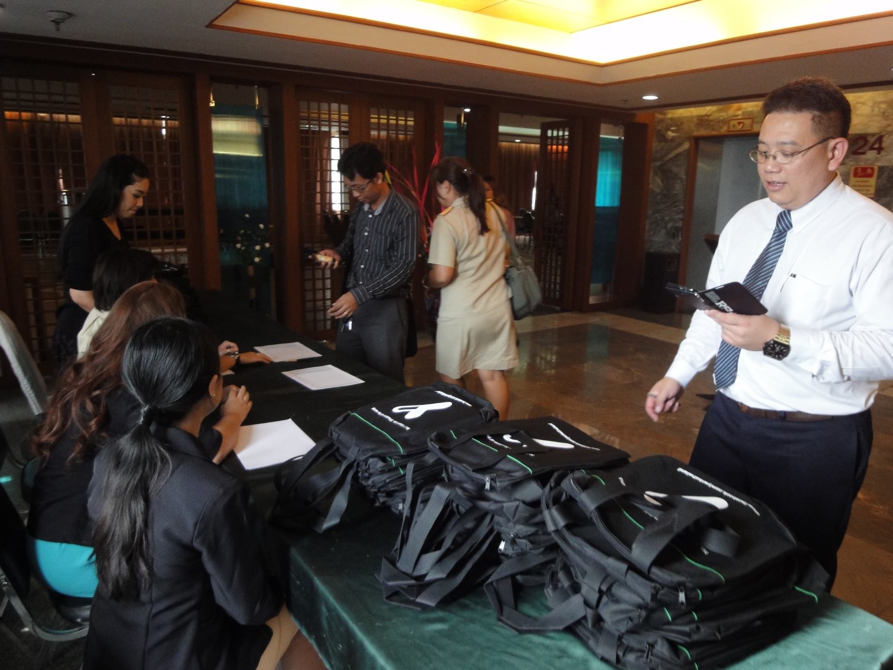 ภาพบรรยากาศการอบรมครูเคมีและฟิสิกส์ใช้งาน Yenka Simulation ครั้งที่ 23